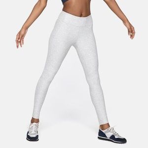 Outdoor Voices 7/8 Warmup Leggings in Dove size M